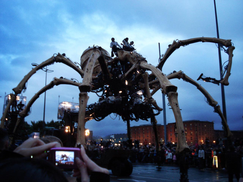 Illustration for article titled La Machine Mechanical Spider: Kill It With Fire!